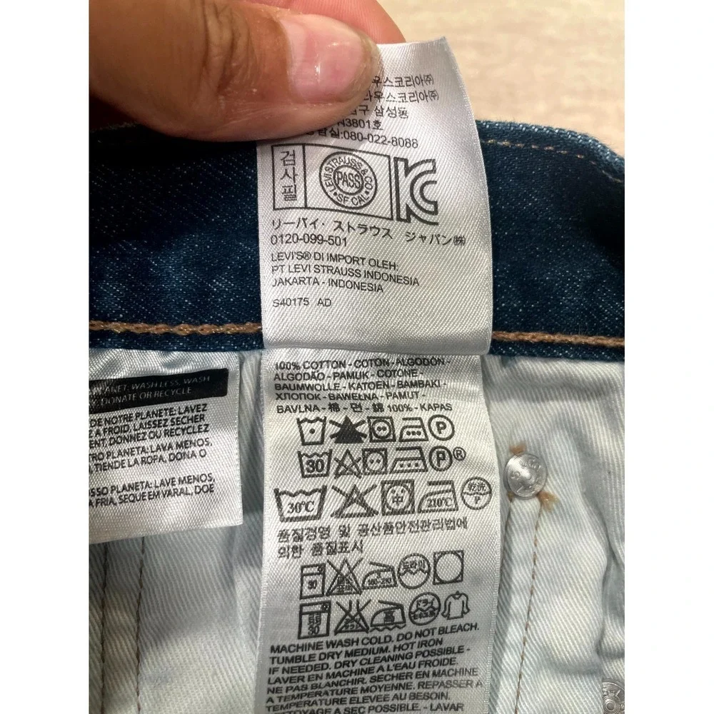 Vintage Levi's 501 Original Fit Jeans Men 34x30 Blue Whiskering Denim Button Fly